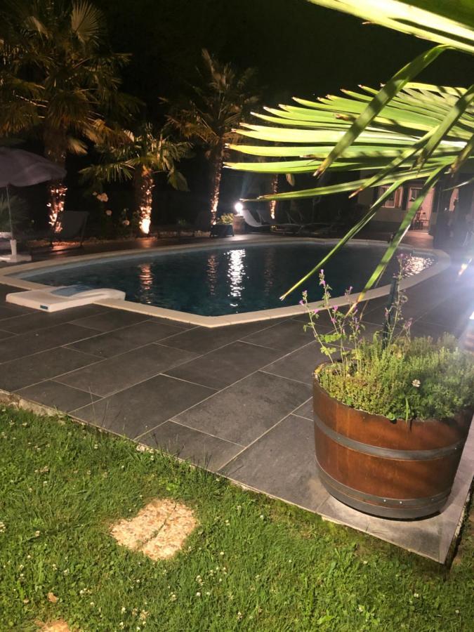 Villa Bergerac Avec Piscine エクステリア 写真